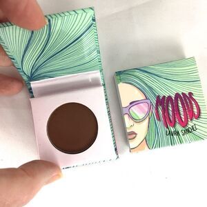 NIB Moods Laura Sanchez chocolate color eyeshadow